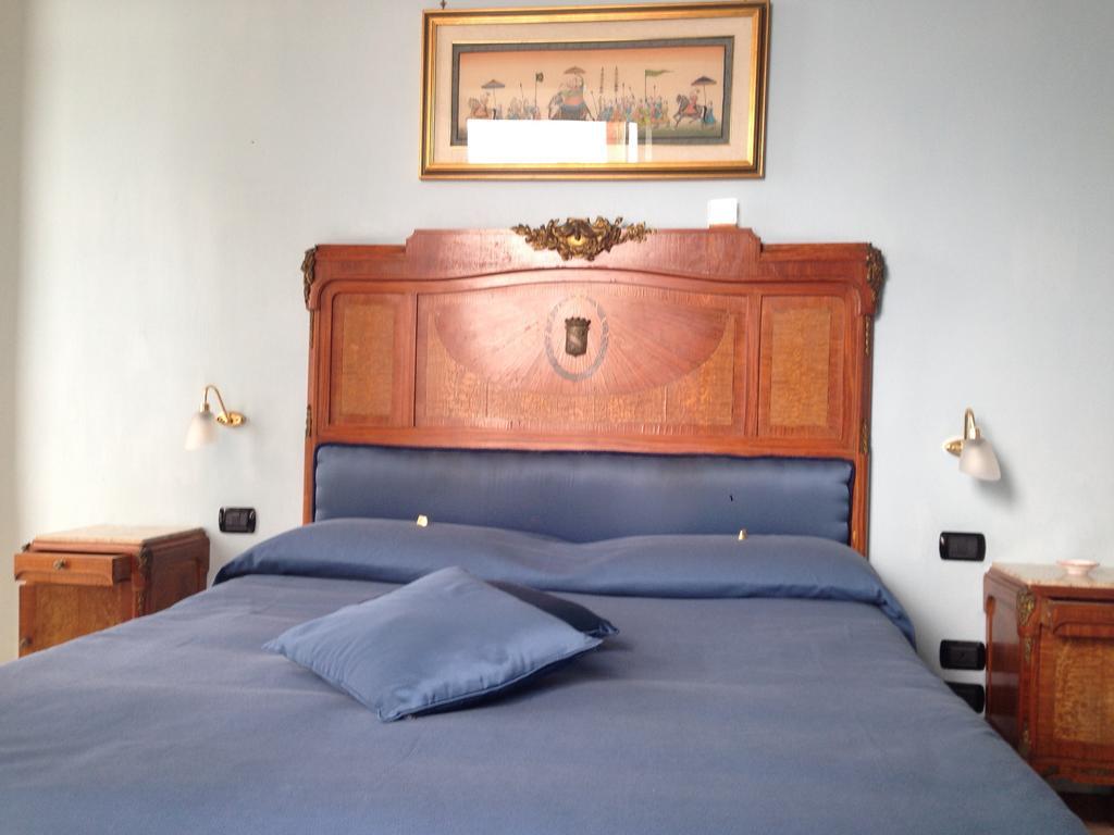 La Dimora Dei Baroni Bed and Breakfast Νάπολη Δωμάτιο φωτογραφία
