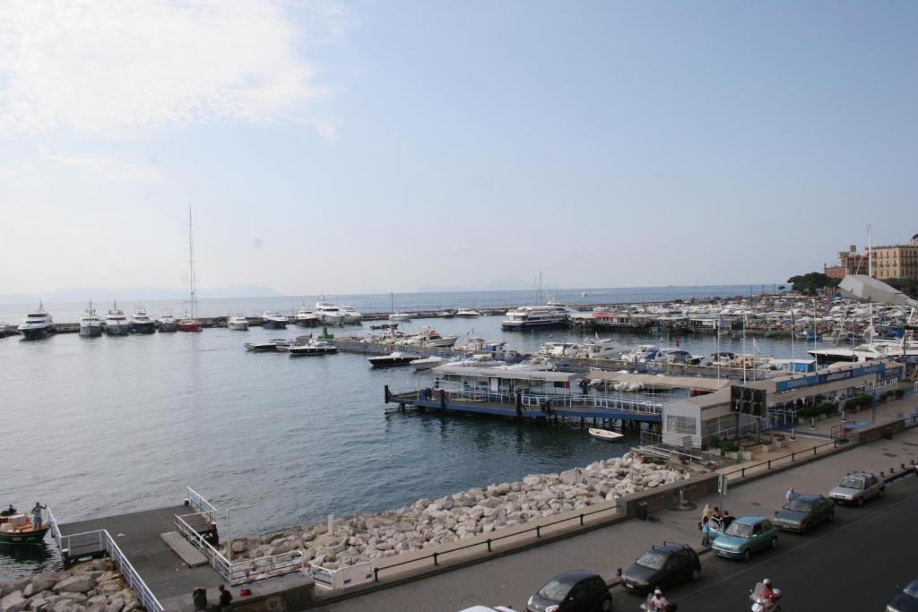 La Dimora Dei Baroni Bed and Breakfast Νάπολη Δωμάτιο φωτογραφία