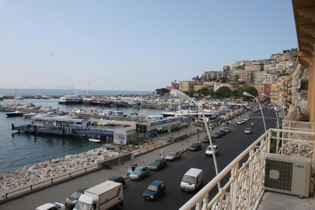 La Dimora Dei Baroni Bed and Breakfast Νάπολη Εξωτερικό φωτογραφία